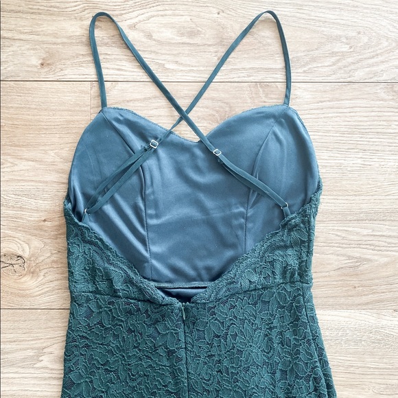 Emerald Green Maxi Dress - Picture 4 of 4